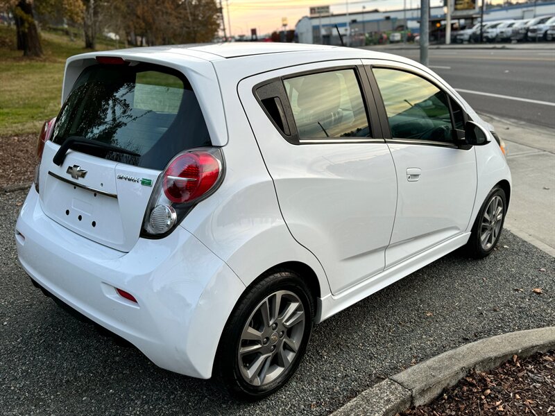 2015 Chevrolet Spark 2LT photo 5