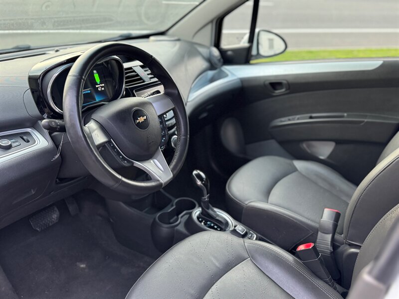 2015 Chevrolet Spark 2LT photo 12