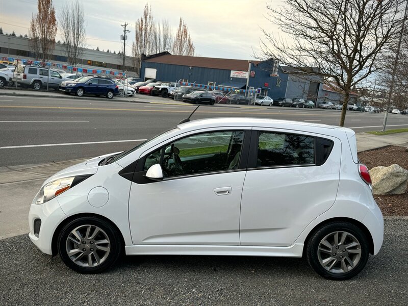 2015 Chevrolet Spark 2LT photo 9