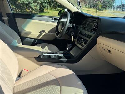 2015 Hyundai SONATA SE - Photo 8 - Tacoma, WA 98409