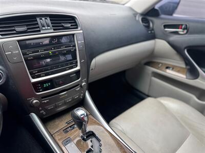 2010 Lexus IS 250   - Photo 17 - Tacoma, WA 98409