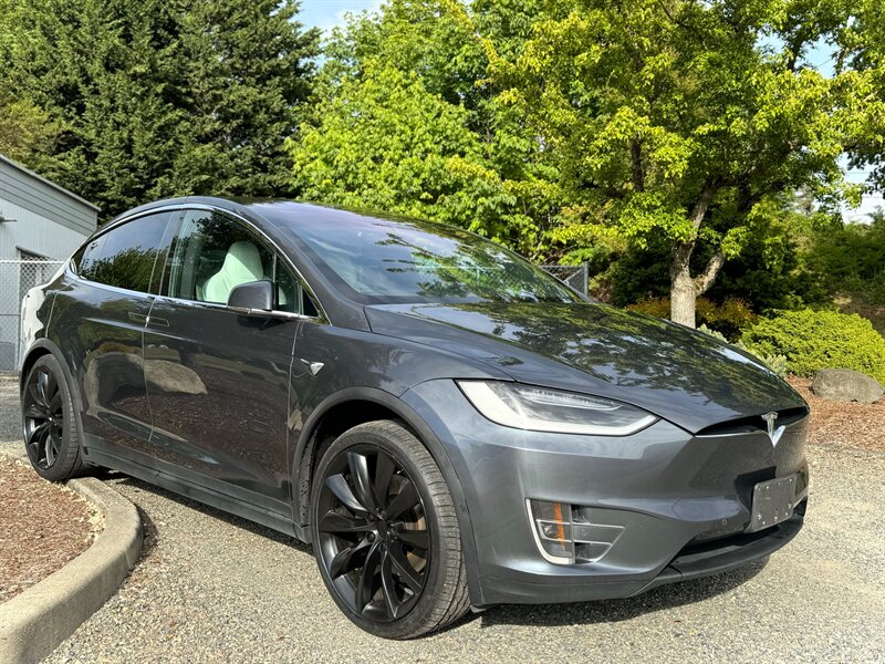 2017 Tesla Model X 75D - Photo 1 - Tacoma, WA 98409