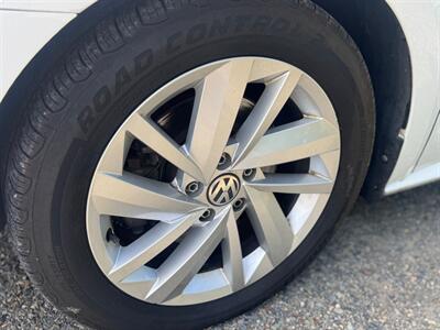2018 Volkswagen Passat 2.0T SE - Photo 16 - Tacoma, WA 98409
