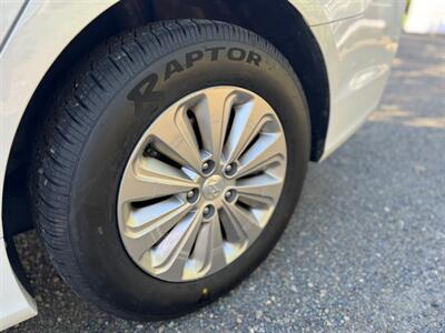2016 Hyundai SONATA Hybrid SE   - Photo 12 - Tacoma, WA 98409