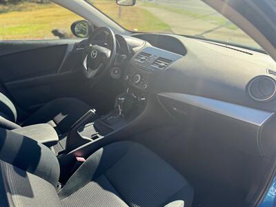 2012 Mazda Mazda3 i Touring   - Photo 15 - Tacoma, WA 98409