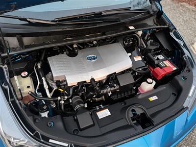 2019 Toyota Prius XLE AWD-e - Photo 11 - Tacoma, WA 98409
