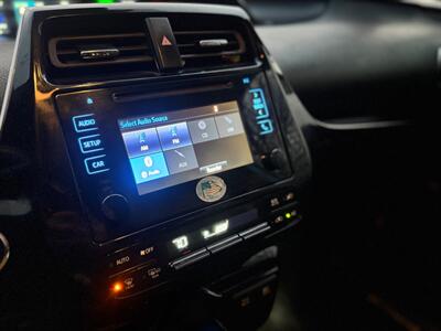 2019 Toyota Prius XLE AWD-e - Photo 10 - Tacoma, WA 98409