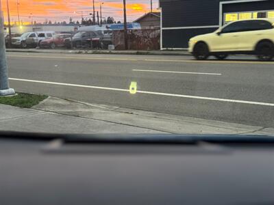 2019 Toyota Prius XLE AWD-e - Photo 13 - Tacoma, WA 98409