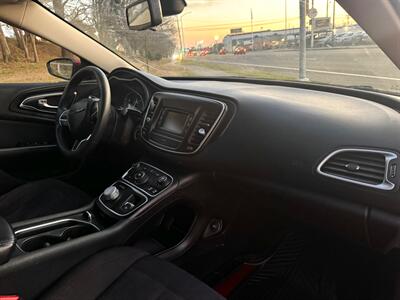 2015 Chrysler 200 Limited   - Photo 8 - Tacoma, WA 98409