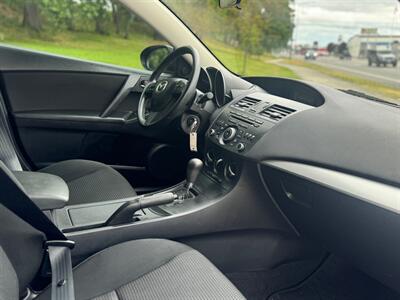 2012 Mazda Mazda3 i Touring   - Photo 9 - Tacoma, WA 98409