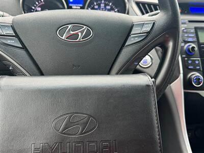 2011 Hyundai SONATA Hybrid   - Photo 17 - Tacoma, WA 98409