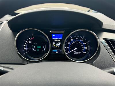 2011 Hyundai SONATA Hybrid   - Photo 11 - Tacoma, WA 98409