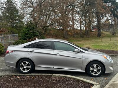 2011 Hyundai SONATA Hybrid   - Photo 4 - Tacoma, WA 98409