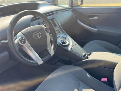 2010 Toyota Prius III   - Photo 9 - Tacoma, WA 98409