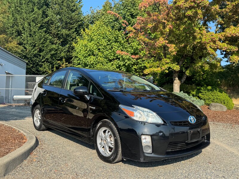 2010 Toyota Prius III   - Photo 1 - Tacoma, WA 98409