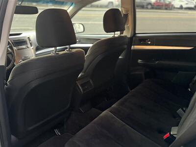 2013 Subaru Outback 2.5i Premium   - Photo 9 - Tacoma, WA 98409