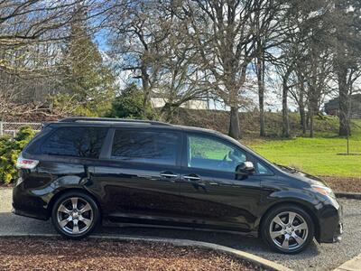 2017 Toyota Sienna SE Premium 8-Passenger   - Photo 4 - Tacoma, WA 98409