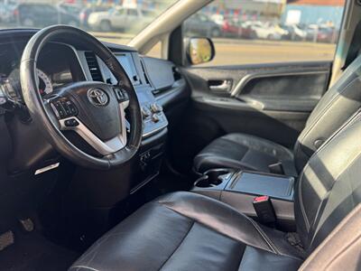2017 Toyota Sienna SE Premium 8-Passenger   - Photo 9 - Tacoma, WA 98409