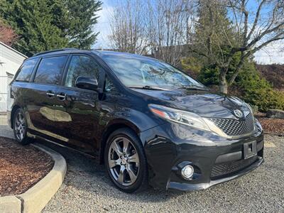 2017 Toyota Sienna SE Premium 8-Passenger   - Photo 1 - Tacoma, WA 98409