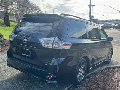 2017 Toyota Sienna SE Premium 8-Passenger   - Photo 5 - Tacoma, WA 98409