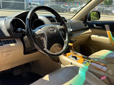 2008 Toyota Highlander Hybrid Limited - Photo 11 - Tacoma, WA 98409