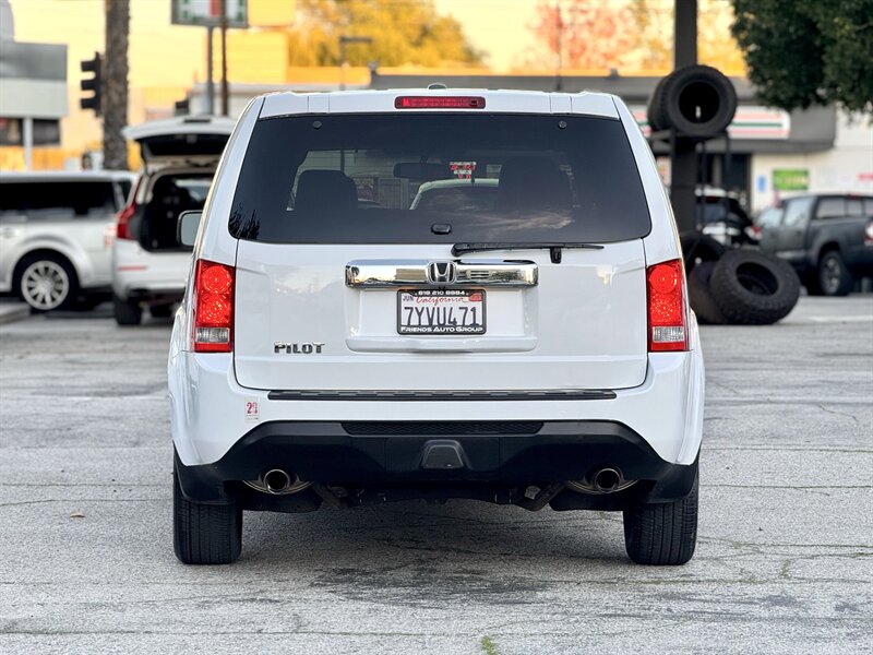 View vehicle photo 5