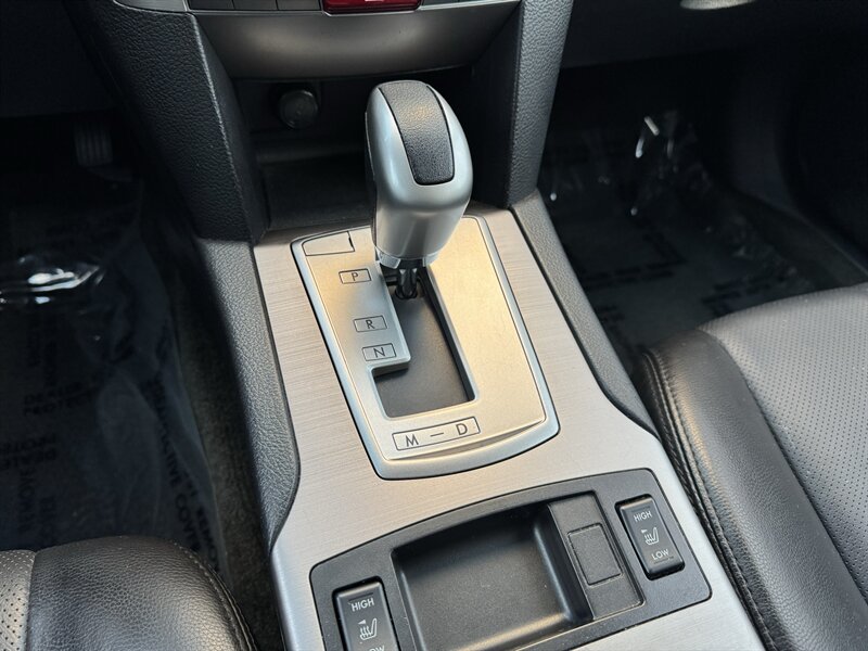 2012 Subaru Outback Limited - Photo 18