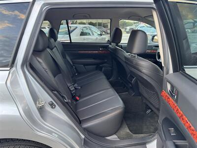 2012 Subaru Outback 2.5i Limited - Photo 11 - Van Nuys, CA 91406