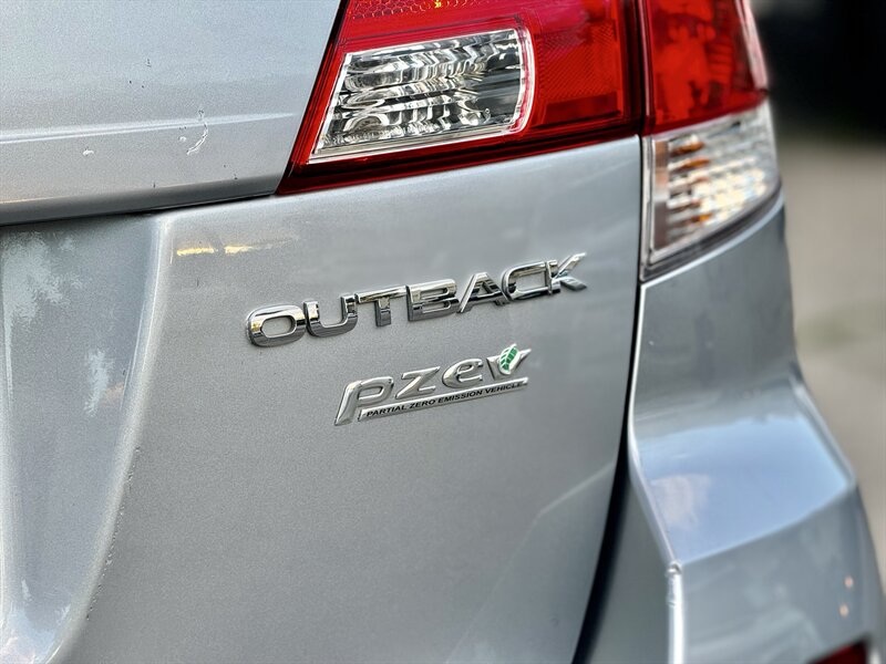 2012 Subaru Outback Limited - Photo 21