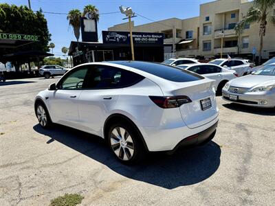 2021 Tesla Model Y Long Range Dual Motor AWD - Photo 10 - Van Nuys, CA 91406