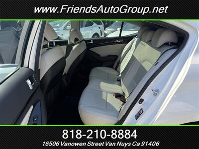 2014 Kia Cadenza Premium   - Photo 11 - Van Nuys, CA 91406