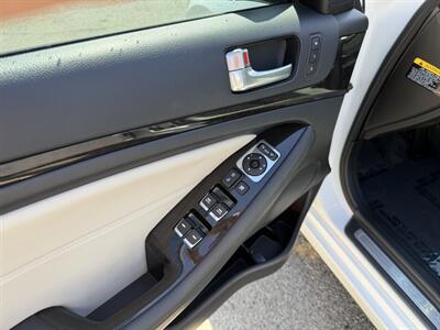 2014 Kia Cadenza Premium - Photo 15 - Van Nuys, CA 91406