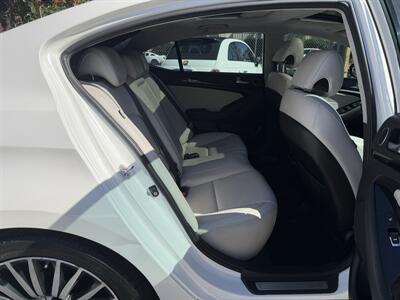 2014 Kia Cadenza Premium - Photo 12 - Van Nuys, CA 91406