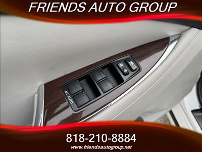 2011 Lexus ES 350   - Photo 18 - Van Nuys, CA 91406