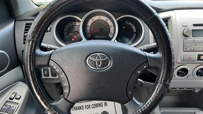 2011 Toyota Tacoma PreRunner V6   - Photo 13 - Van Nuys, CA 91406