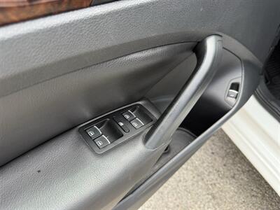 2012 Volkswagen Passat SEL Premium PZEV - Photo 19 - Van Nuys, CA 91406