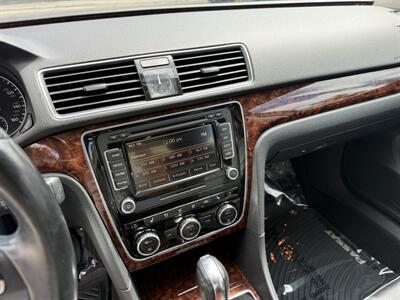 2012 Volkswagen Passat SEL Premium PZEV - Photo 23 - Van Nuys, CA 91406