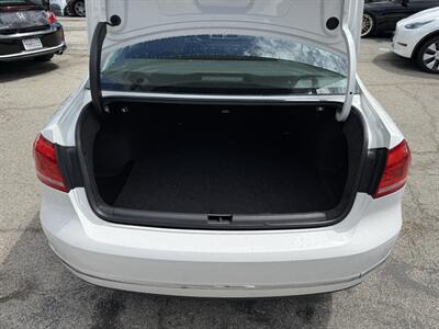 2012 Volkswagen Passat SEL Premium PZEV - Photo 27 - Van Nuys, CA 91406