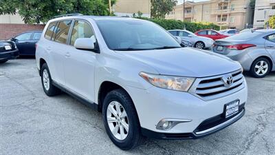 2011 Toyota Highlander SE   - Photo 6 - Van Nuys, CA 91406