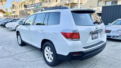 2011 Toyota Highlander SE   - Photo 8 - Van Nuys, CA 91406