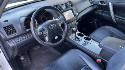 2011 Toyota Highlander SE   - Photo 10 - Van Nuys, CA 91406