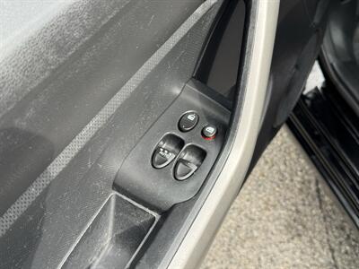 2011 Honda Civic EX w/Navi - Photo 17 - Van Nuys, CA 91406
