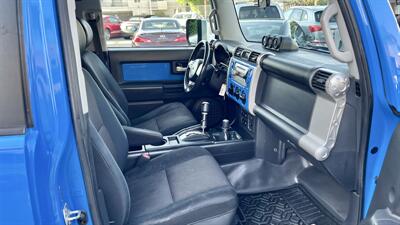 2007 Toyota FJ Cruiser   - Photo 8 - Van Nuys, CA 91406