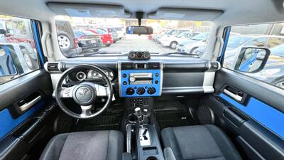 2007 Toyota FJ Cruiser   - Photo 11 - Van Nuys, CA 91406