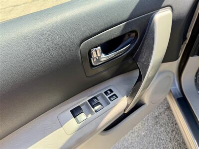 2015 Nissan Rogue Select S   - Photo 18 - Van Nuys, CA 91406