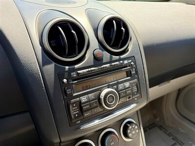 2015 Nissan Rogue Select S   - Photo 24 - Van Nuys, CA 91406