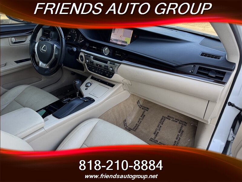 2013 Lexus ES 350 photo 11