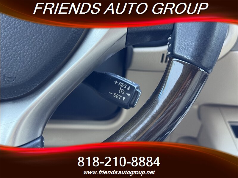 2013 Lexus ES 350 photo 20