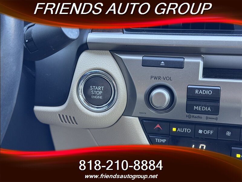 2013 Lexus ES 350 photo 19