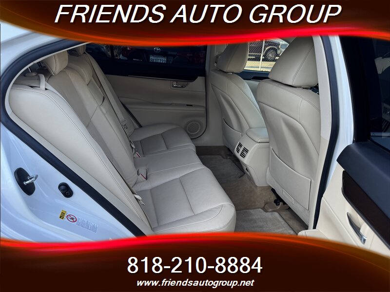 2013 Lexus ES 350 photo 13